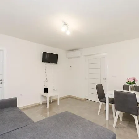 Josy Apartment *