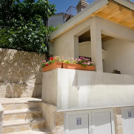 Josy Apartment *